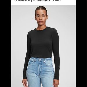 Gap Featherweight Crewneck T-Shirt 2 shorts for the price of one